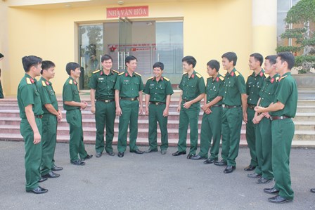 Lãnh đạo Bộ CHQS tỉnh định hướng tư tưởng và nắm bắt nguyện vọng của đội ngũ cán bộ, sỹ quan trẻ