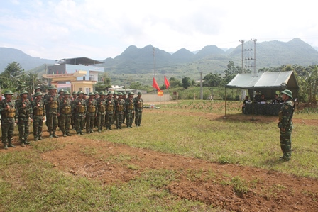 Đoàn công tác kiểm tra công huấn luyện kỹ thuật chiến đấu bộ binh