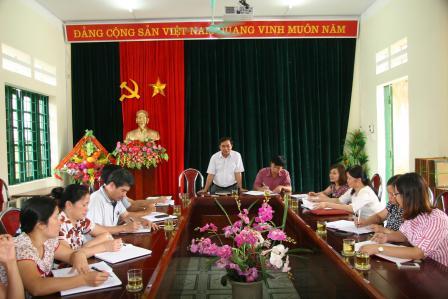 Quang cảnh buổi làm việc