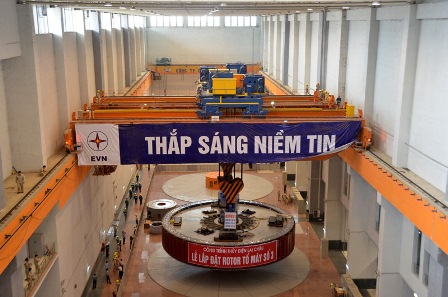 Lắp đặt thành công rotor Tổ máy số 3 - Nhà máy thủy điện Lai Châu (ảnh: Khắc Kiên)