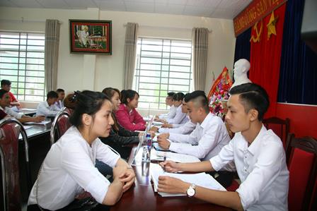 Các ứng viên tham gia trả lời phỏng vấn tuyển dụng nhân sự Công ty Cổ phần Media Mart Việt Nam