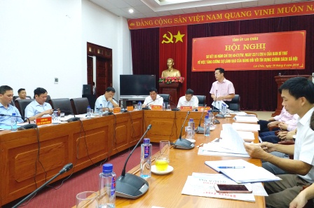 Các đồng chí lãnh đạo tỉnh, lãnh đao Ngân hàng CSXH Việt Nam chủ trì Hội nghị sơ kết 5 năm thực hiện Chỉ thị 40-CT/TW của Ban Bí thư