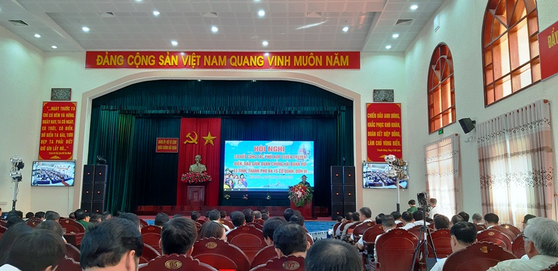 Thượng tướng Nguyễn Trọng Nghĩa - UVBCHTW Đảng, Ủy viên Quân ủy Trung ương, Phó Chủ nhiệm Tổng cục Chính trị Quân đội nhân dân Việt Nam phát biểu chỉ đạo hội nghị
