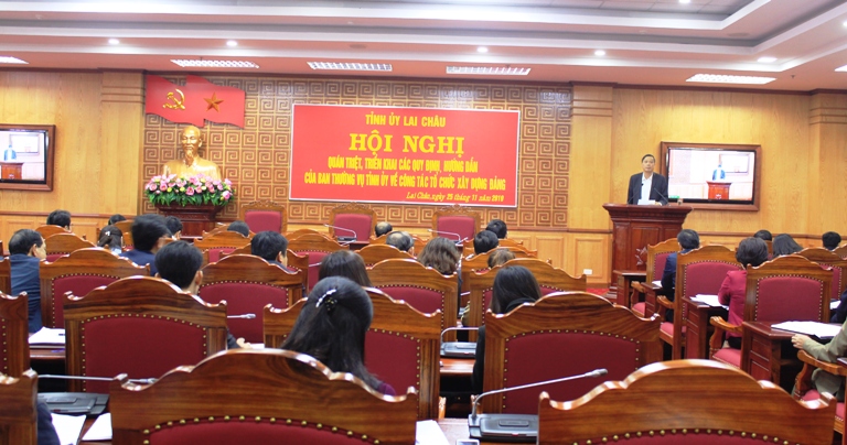 Đ/c Vũ Văn Hoàn - Phó Bí thư Thường trực Tỉnh ủy, Chủ tịch HĐND tỉnh kết luận Hội nghị