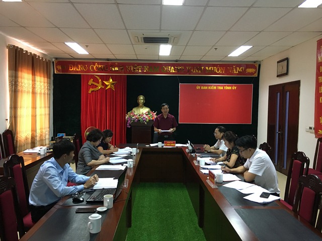 Đ/c Lê Văn Lương - UVBTVTU, Chủ nhiệm UBKT Tỉnh ủy phát biểu kết luận kỳ họp