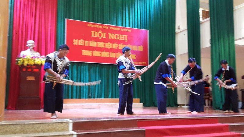 Lưu giữ, bảo tồn văn hóa truyền thống (múa khèn) dân tộc Mông
