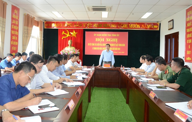Đ/c Lê Văn Lương - UV BTV, Chủ nhiệm UBKT Tỉnh ủy phát biểu kết luận Hội nghị