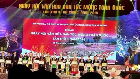 Đoàn nghệ nhân, diễn viên tỉnh Lai Châu được trao giải A “Chương trình nghệ thuật đặc sắc” tại Ngày hội Văn hóa dân tộc Mông lần thứ II
