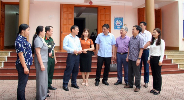 Đoàn Đại biểu Quốc hội tỉnh tiếp xúc cử tri tại huyện Than Uyên