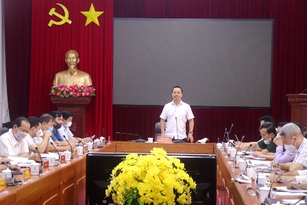 Đồng chí Trần Tiến Dũng - Phó Bí thư Tỉnh ủy, Chủ tịch UBND tỉnh chủ trì cuộc họp