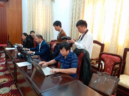 Phóng viên các cơ quan báo chí tác nghiệp tại Đại hội Đảng bộ tỉnh lần thứ XIV, nhiệm kỳ 2020 - 2025