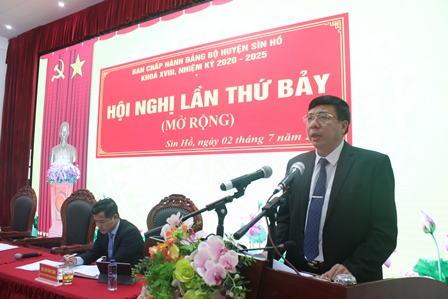 Đồng chí Hoàng Thọ Trung  - TUV, Bí thư Huyện ủy phát biểu kết luận Hội nghị
