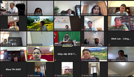 Các đại biểu tham gia cuộc họp qua phần mềm Zoom cloud meetings