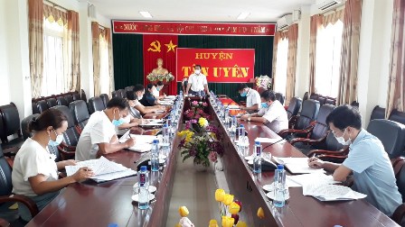 Đồng chí Nguyễn Thanh Văn - Chủ tịch UBND huyện Tân Uyên phát biểu kết luận Hội nghị