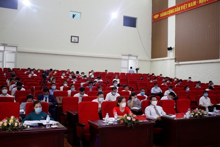 Quang cảnh Kỳ họp thứ hai, HĐND huyện Phong Thổ khóa XXI, nhiệm kỳ 2021-2026