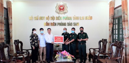 Đoàn công tác của Thành phố Lai Châu thăm và tặng quà Đồn Biên phòng Dào San (huyện Phong Thổ)