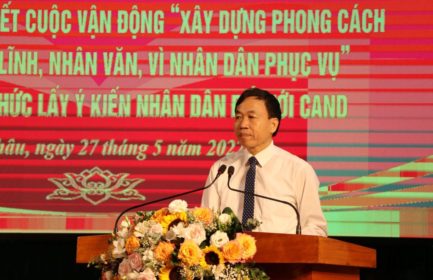 Đồng chí Lê Văn Lương- Phó Bí thư Thường trực Tỉnh ủy phát biểu chỉ đạo tại Hội nghị