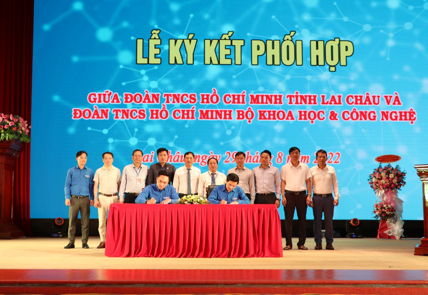 Lãnh đạo Đoàn TNCS Hồ Chí Minh tỉnh Lai Châu và lãnh đạo Đoàn TNCS Hồ Chí Minh Bộ Khoa học và Công nghệ ký kết Chương trình phối hợp giữa hai đơn vị