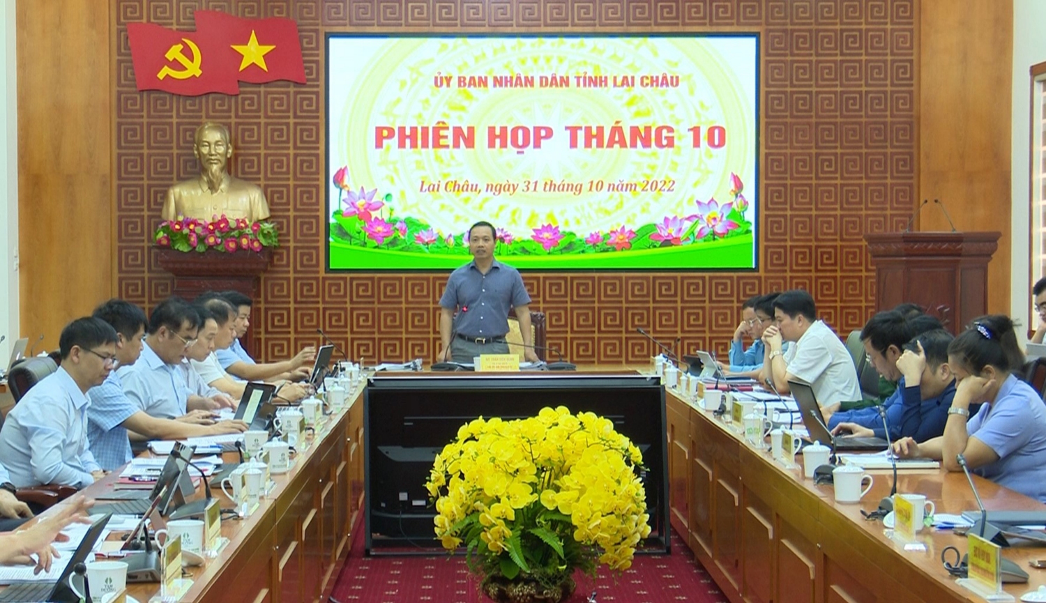 Đồng chí Trần Tiến Dũng - Phó Bí thư Tỉnh ủy, Chủ tịch UBND tỉnh phát biểu kết luận phiên họp