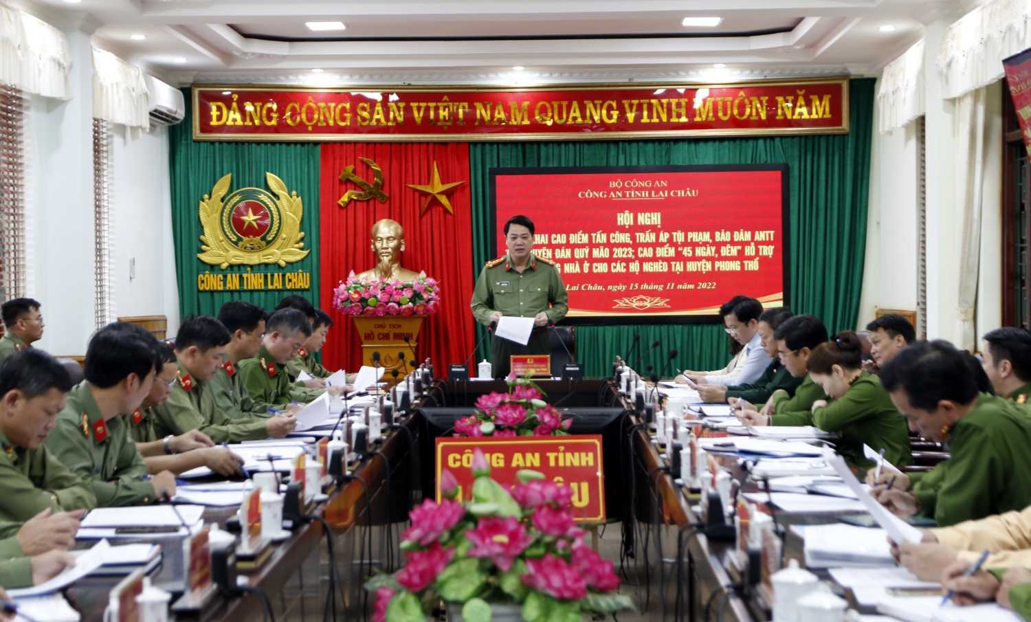 Đại tá Nguyễn Viết Giang - Ủy viên Ban Thường ủy Tỉnh ủy, Giám đốc Công an tỉnh phát biểu kết luận Hội nghị