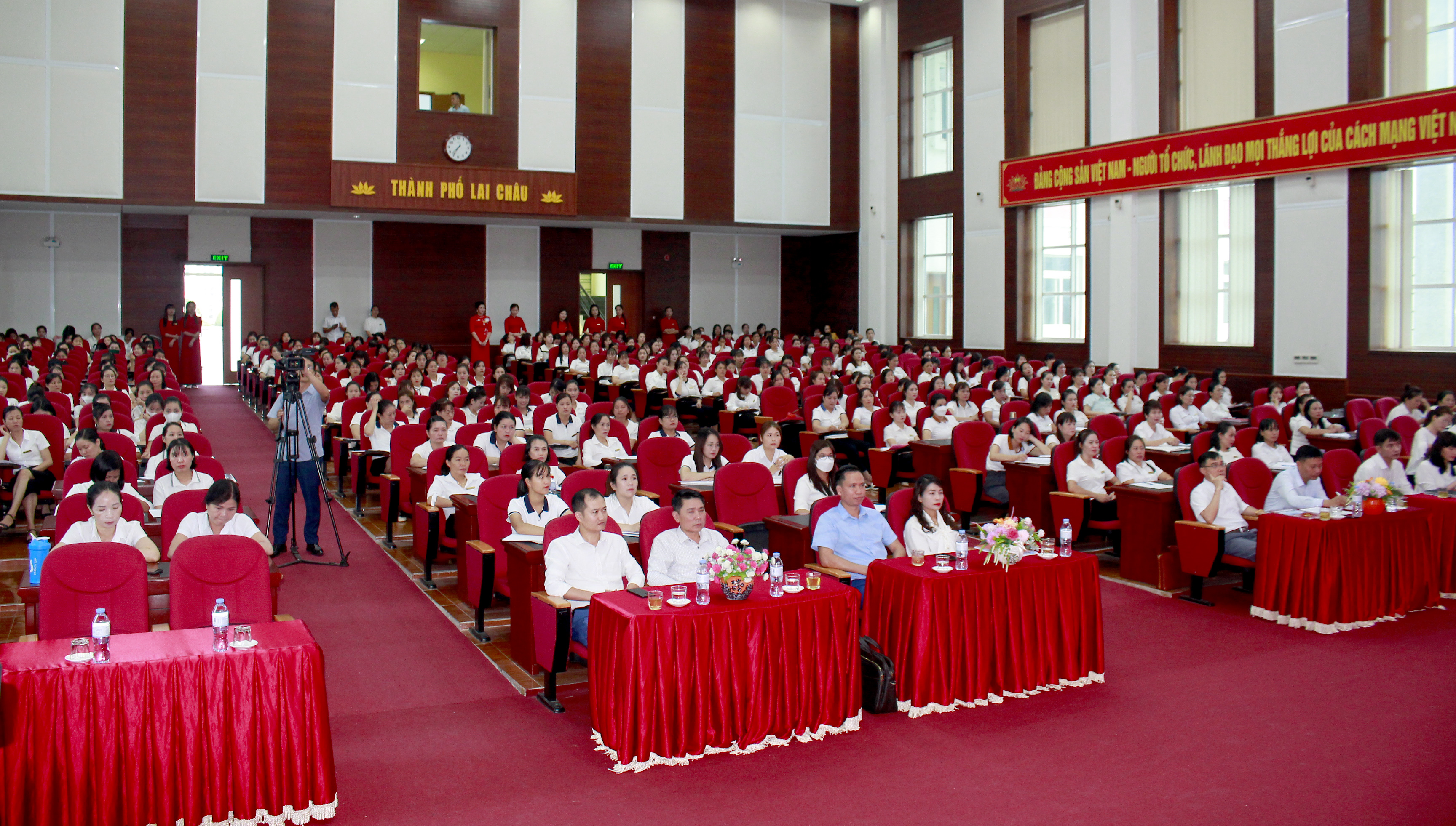 : Quang cảnh khai mạc lớp bồi dưỡng chính trị hè thành phố Lai Châu năm 2023