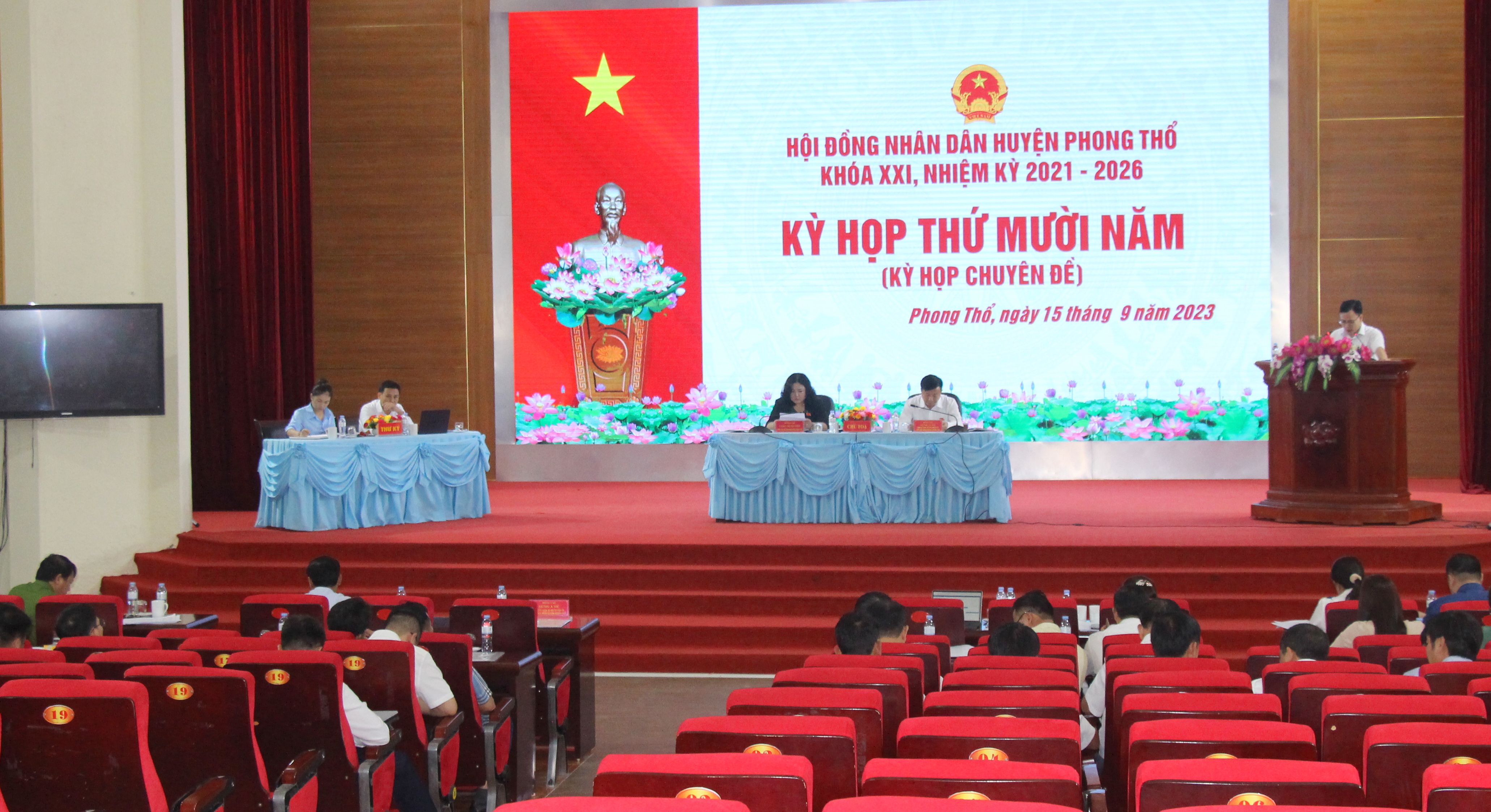 Quang cảnh Kỳ họp thứ 15 (Kỳ họp chuyên đề), HĐND huyện Phong Thổ khóa XXI