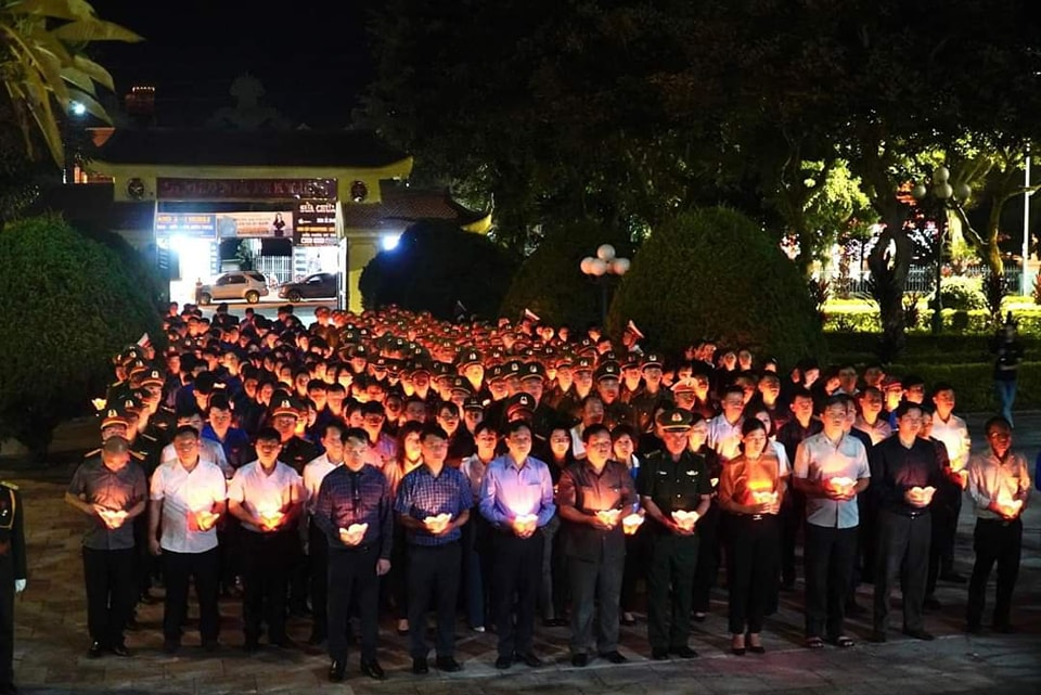 Đoàn đại biểu Tỉnh ủy, HĐND, UBND, UB MTTQ Việt Nam tỉnh Lai Châu viếng Nghĩa trang liệt sy tỉnh kỷ nhiệm 77 năm ngày thương binh, liệt sỹ