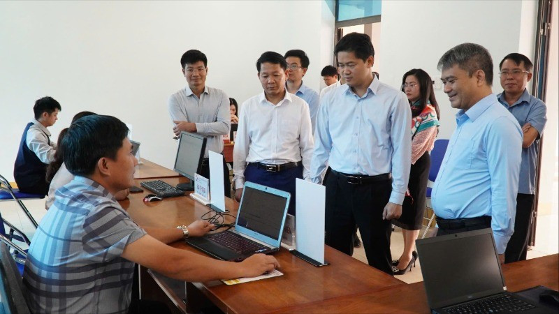 Trong 2 ngày 27 và 28/6, tổ công tác 2106 của Bộ Chính trị do đồng chí Nguyễn Thanh Tú - Thứ trưởng Tư pháp làm Trưởng đoàn đã kiểm tra việc vận hành thử và công tác chuẩn bị triển khai chính quyền địa phương 2 cấp tại tỉnh Lai Châu