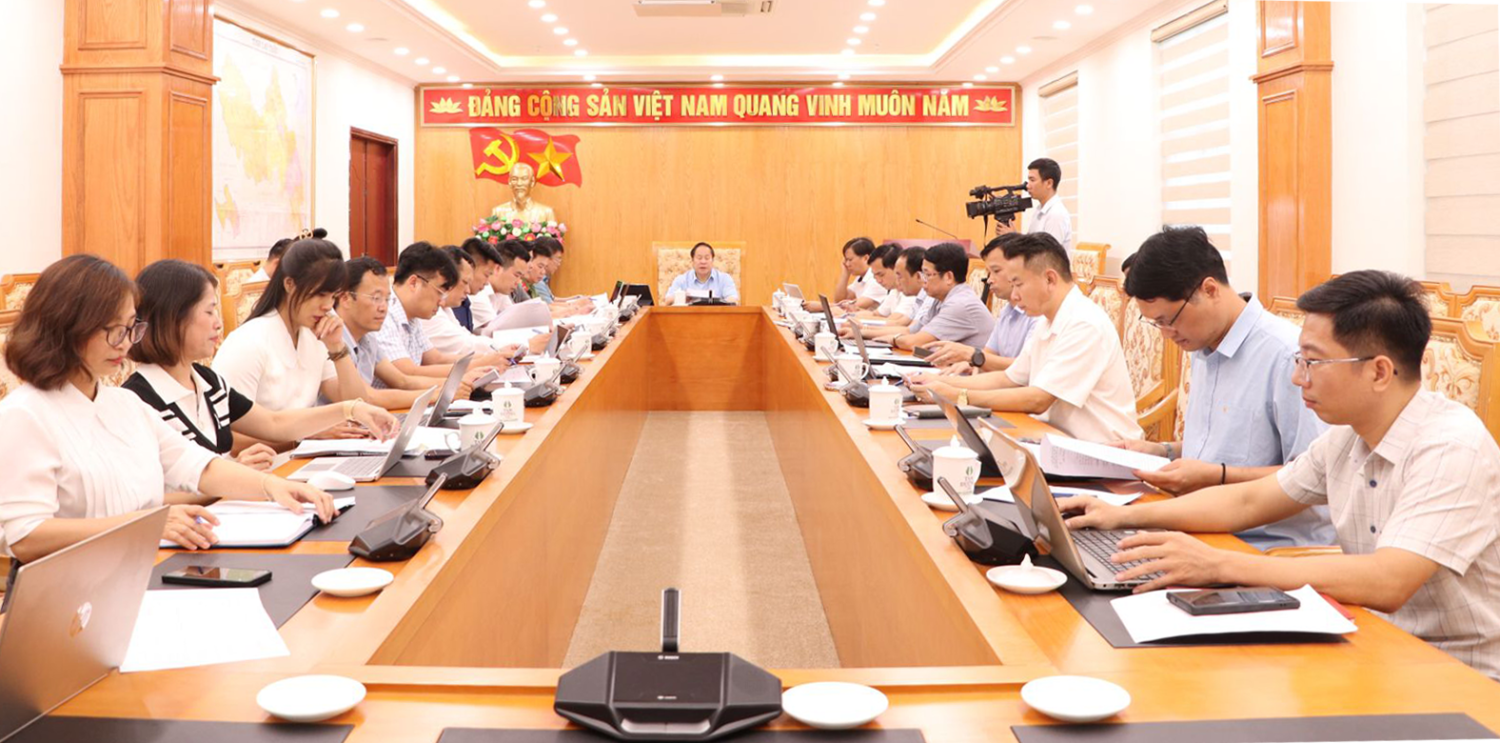 Quang cảnh cuộc họp