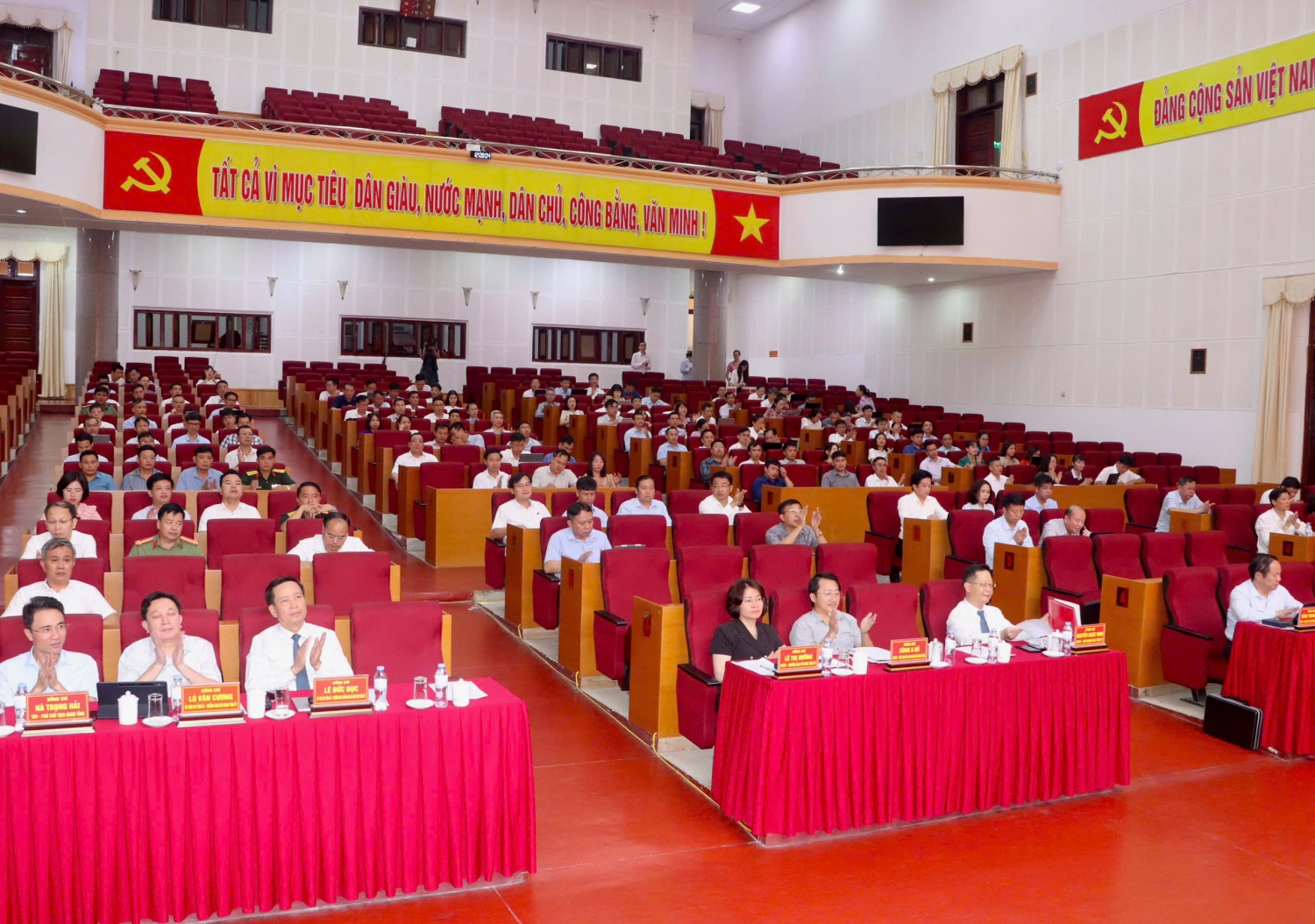 Các đại biểu dự Hội nghị