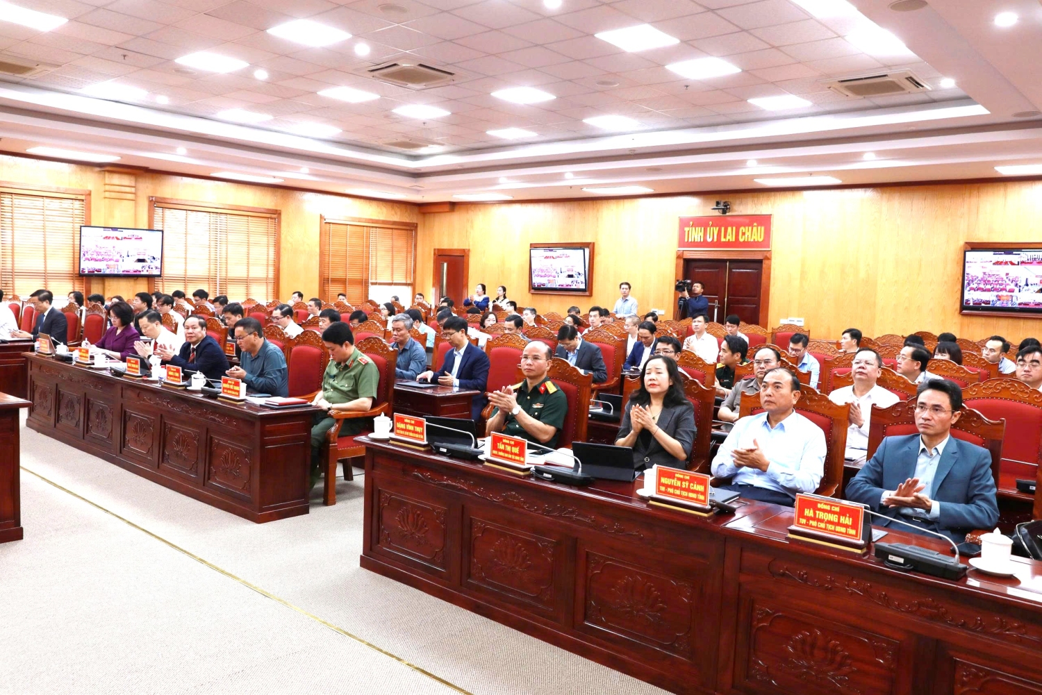 Các đại biểu dự Hội nghị