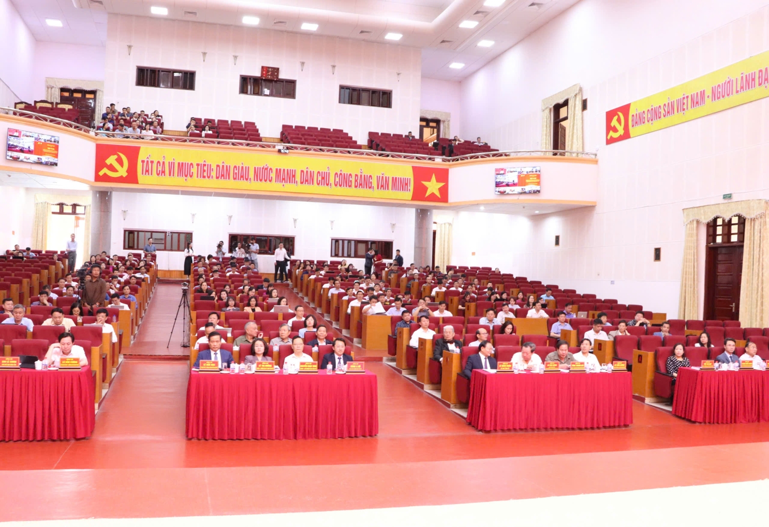 Các đại biểu dự Hội nghị tại điểm cầu tỉnh