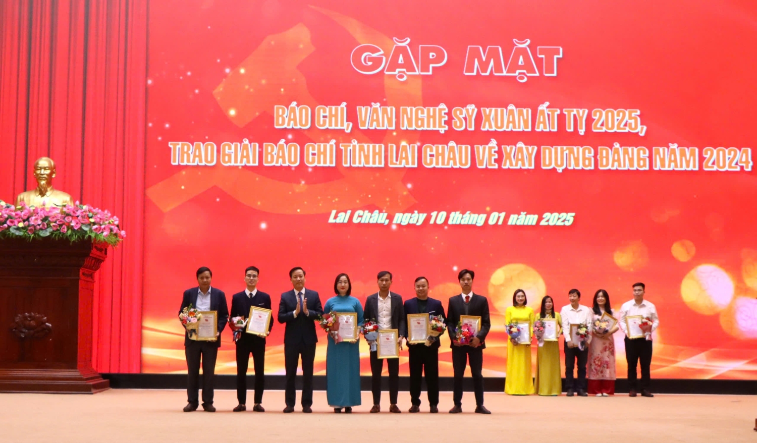 Nhiều hội viên được trao giải tại các cuộc thi báo chí, văn học, nghệ thuật cấp tỉnh khu vực và toàn quốc