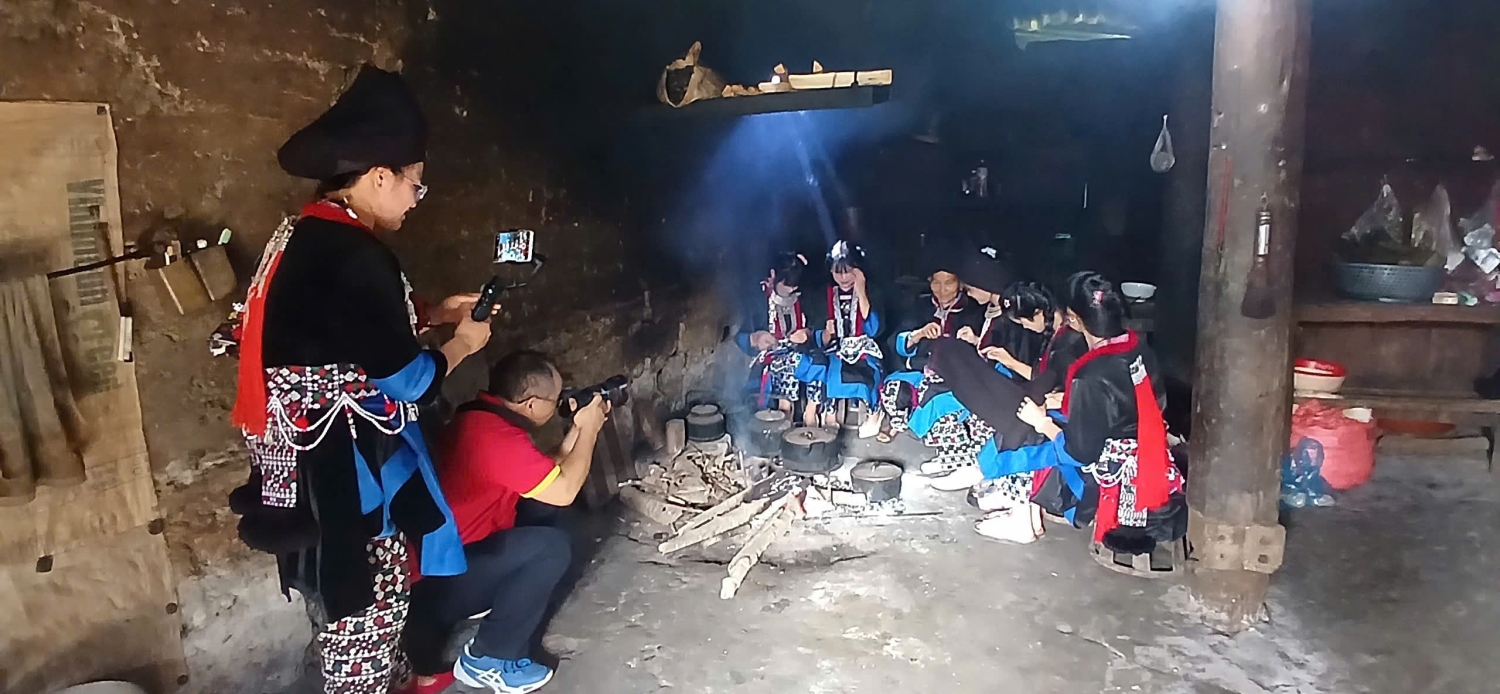 Văn nghệ sỹ trong tỉnh đi thực tế sáng tác tìm hiểu đời sống văn hóa của Nhân dân các dân tộc trong tỉnh