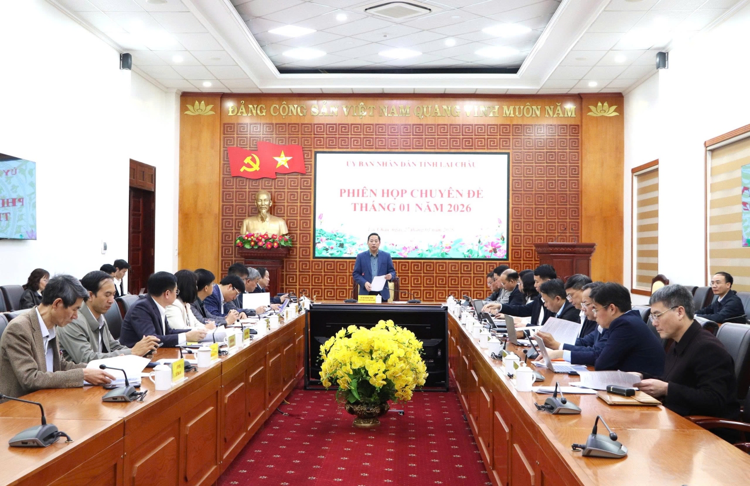 Quang cảnh Phiên họp