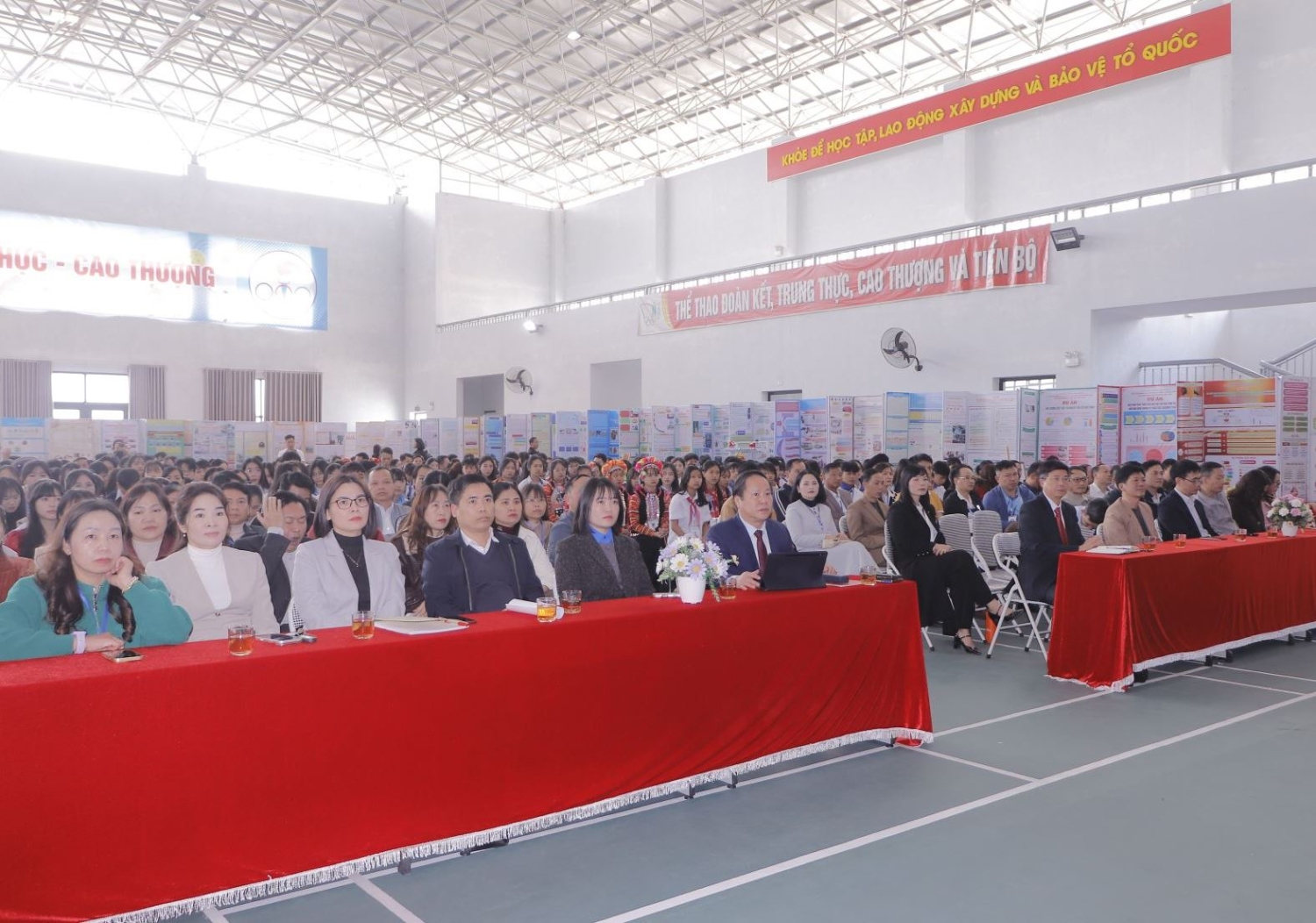 Đại biểu dự Lễ bế mạc