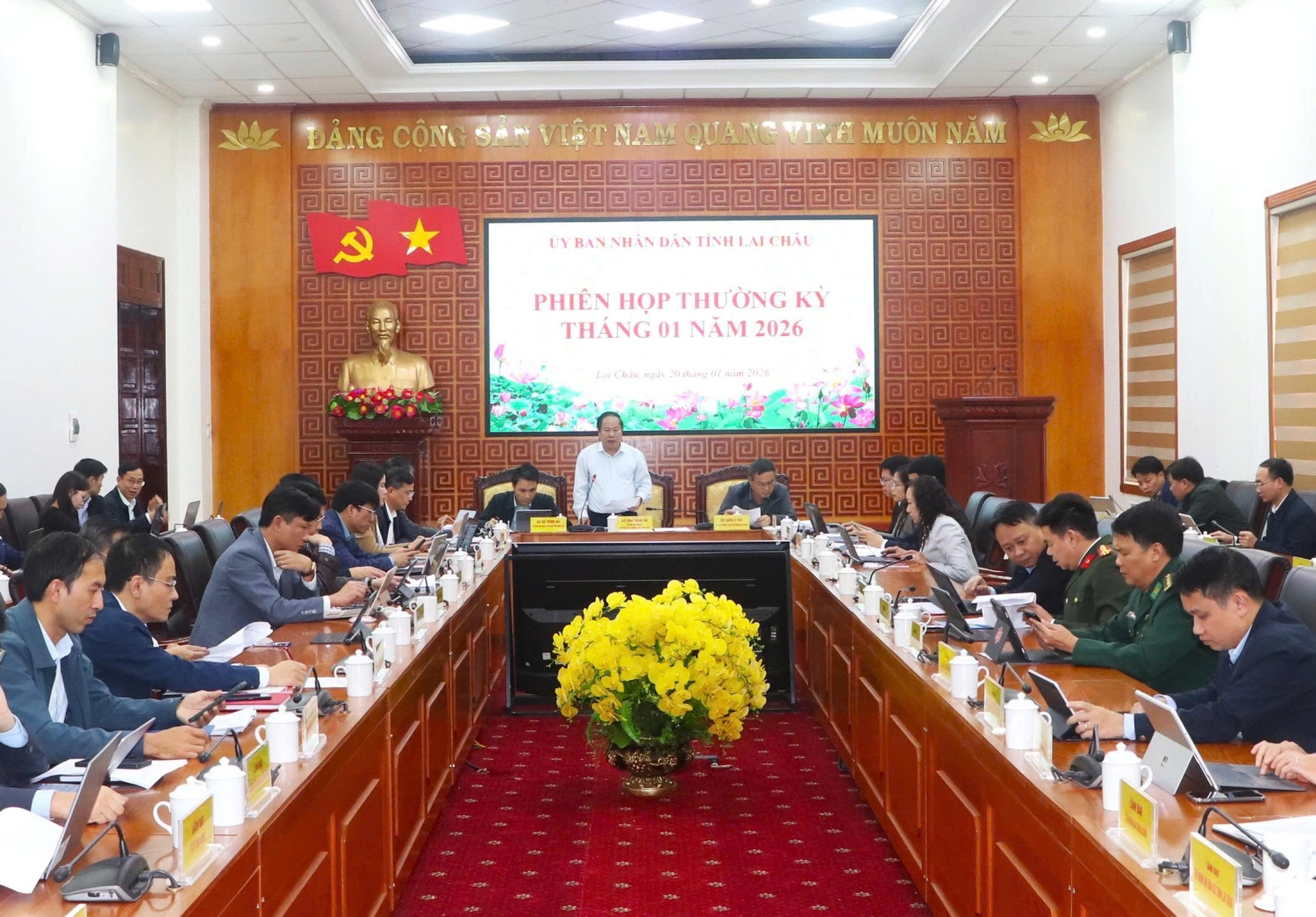 Quang cảnh Phiên họp