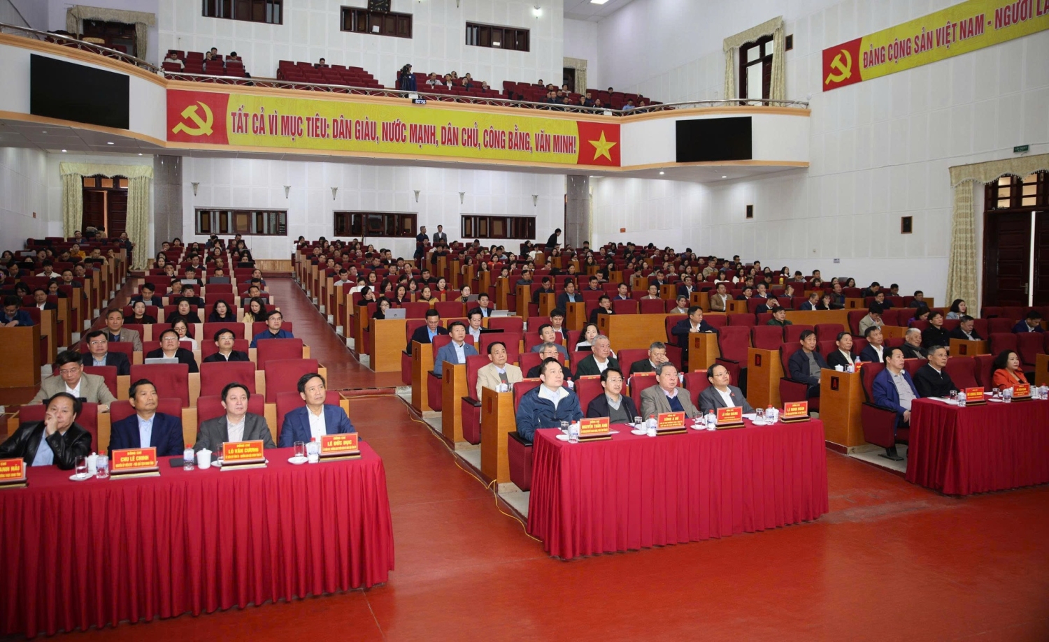 Các đại biểu dự Hội nghị tại điểm cầu tỉnh