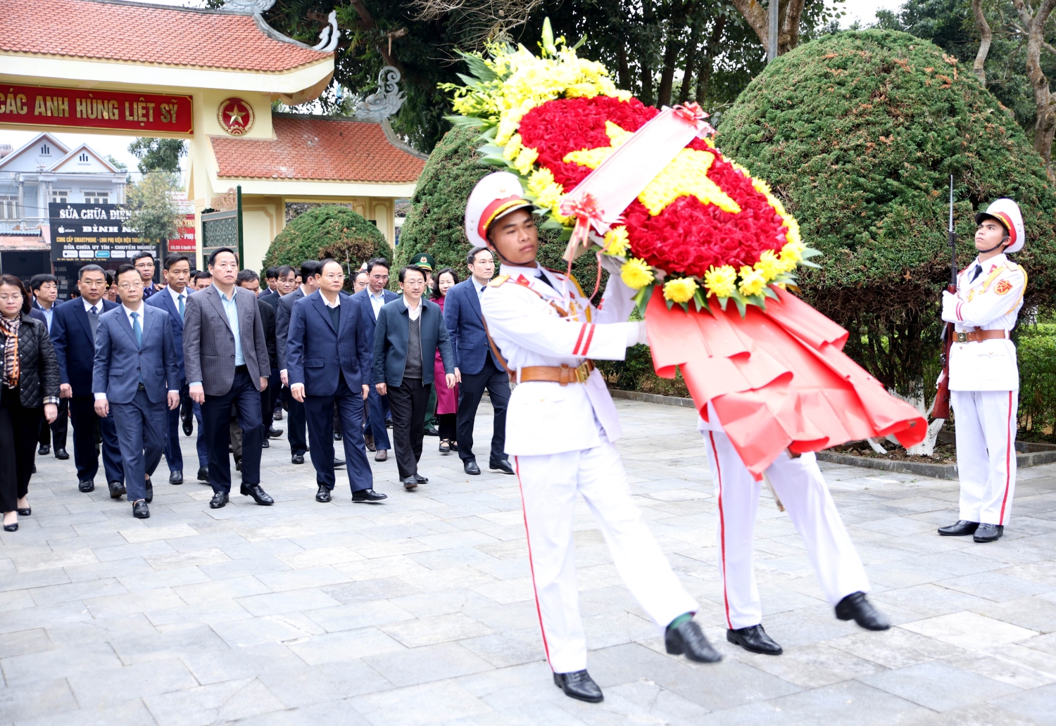 Đoàn đại biểu Tỉnh uỷ, HĐND, UBND, Uỷ ban MTTQ Việt Nam tỉnh dâng hoa viếng Nghĩa trang Liệt sĩ tỉnh nhân dịp Tết Nguyên đán Bính Ngọ năm 2026