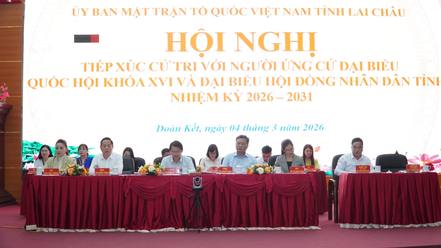 Các ứng cử viên ĐBQH khóa XVI và HĐND tỉnh nhiệm kỳ 2026-2031 dự Hội nghị