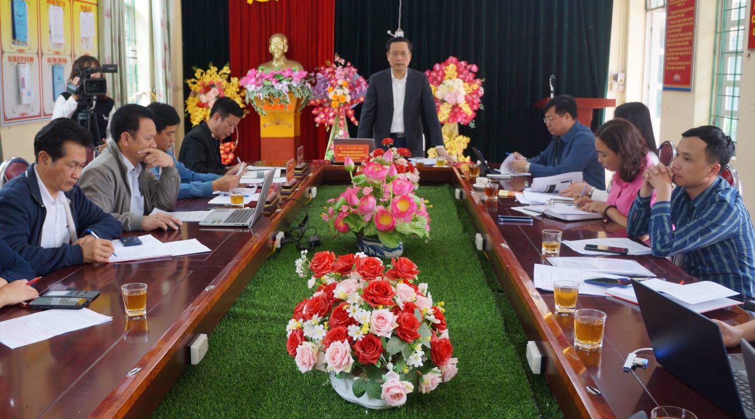 Quang cảnh cuộc họp