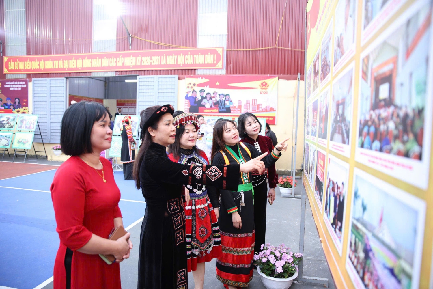 Cử tri xã Thu Lũm nô nức tham gia bầu cử đại biểu Quốc hội khoá XVI và đại biểu hội đồng nhân dân các cấp nhiệm kỳ 2026-2031