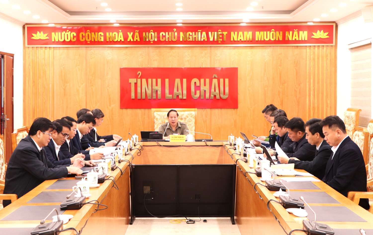 Quang cảnh cuộc họp