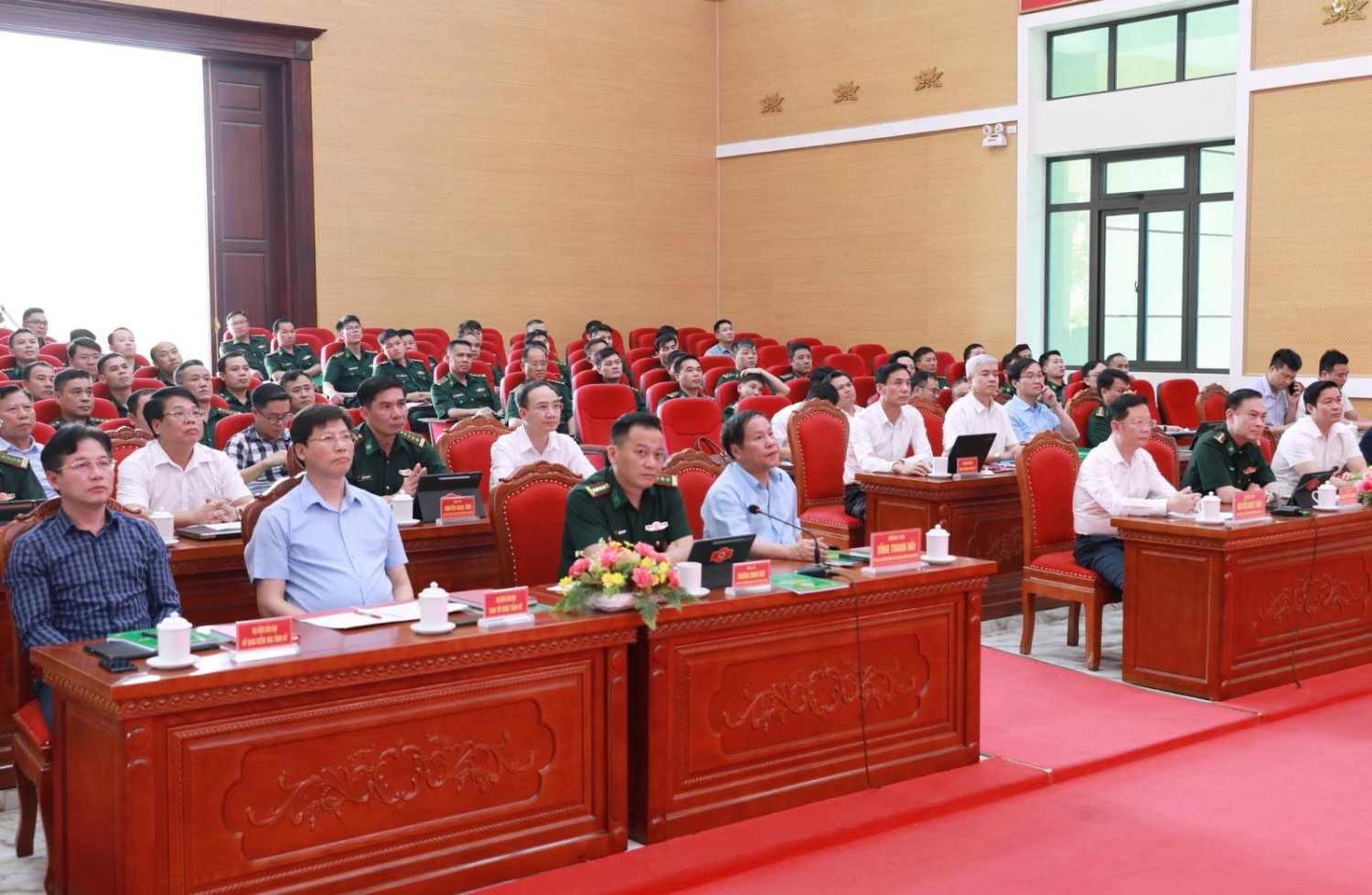 Các đại biểu dự Hội nghị