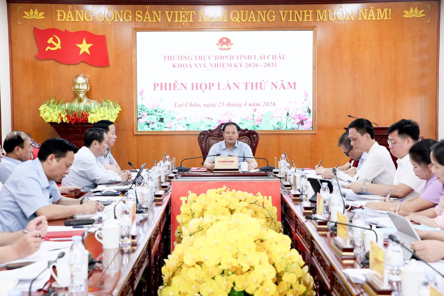 Quang cảnh Phiên họp