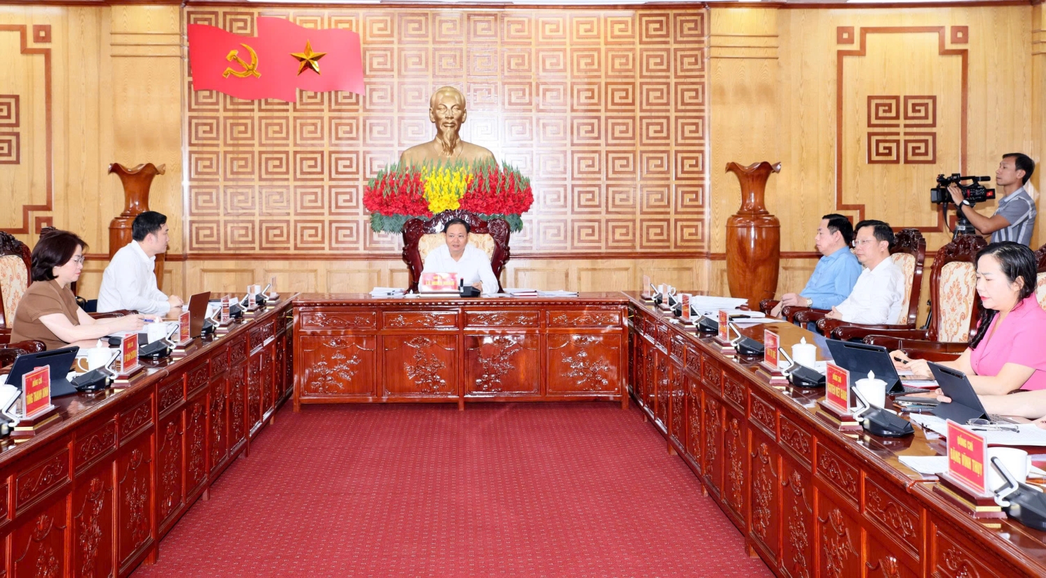 Quang cảnh cuộc họp