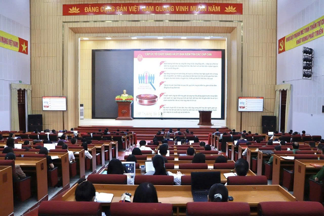 Tỉnh Lai Châu đã nghiêm túc tổ chức Hội nghị nghiên cứu, học tập, quán triệt và triển khai thực hiện Nghị quyết Hội nghị lần thứ hai Ban Chấp hành Trung ương Đảng khóa XIV