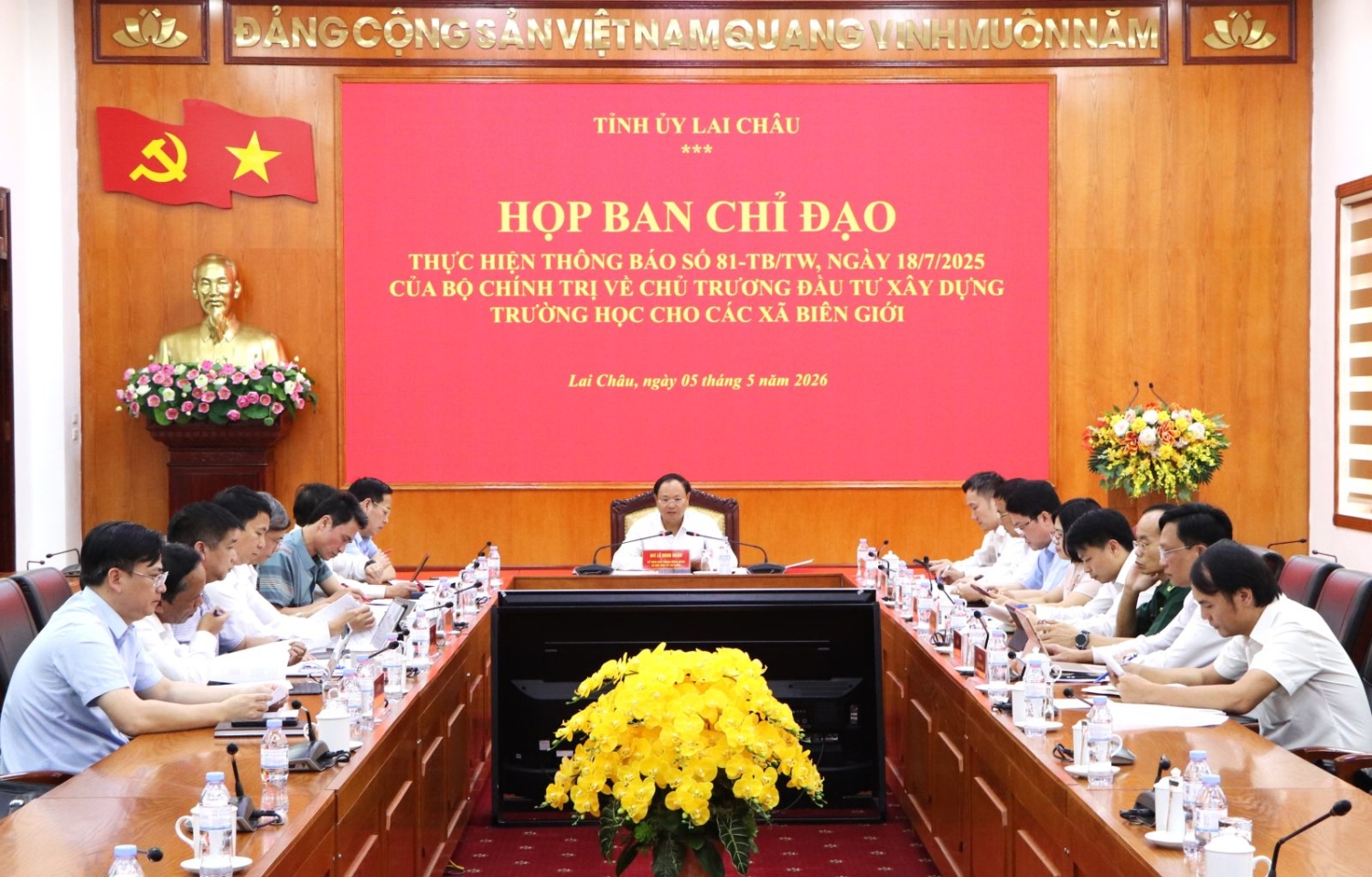 Quang cảnh cuộc họp