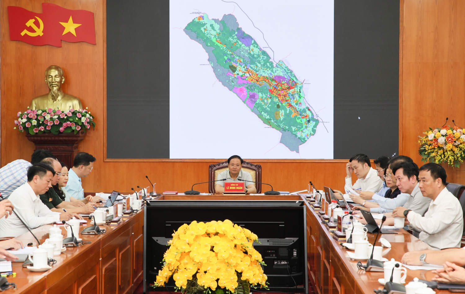 Quang cảnh cuộc họp