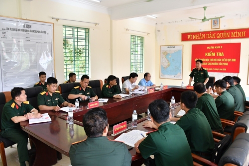 Quang cảnh buổi kiểm tra tại phường Tân Phong
